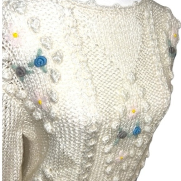 Lady Van Heusen Chunky Bobble Stitch Embroidered Floral Cottagecore Sweater VTG - Picture 8 of 17